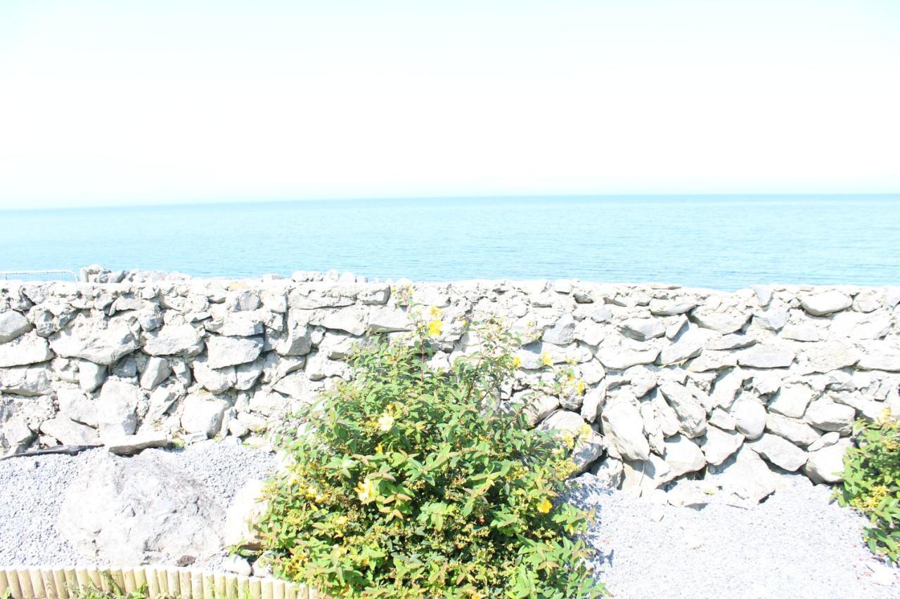 1844 Seascape Cottage Is Located On The Wild Atlantic Way Fanore Exteriör bild