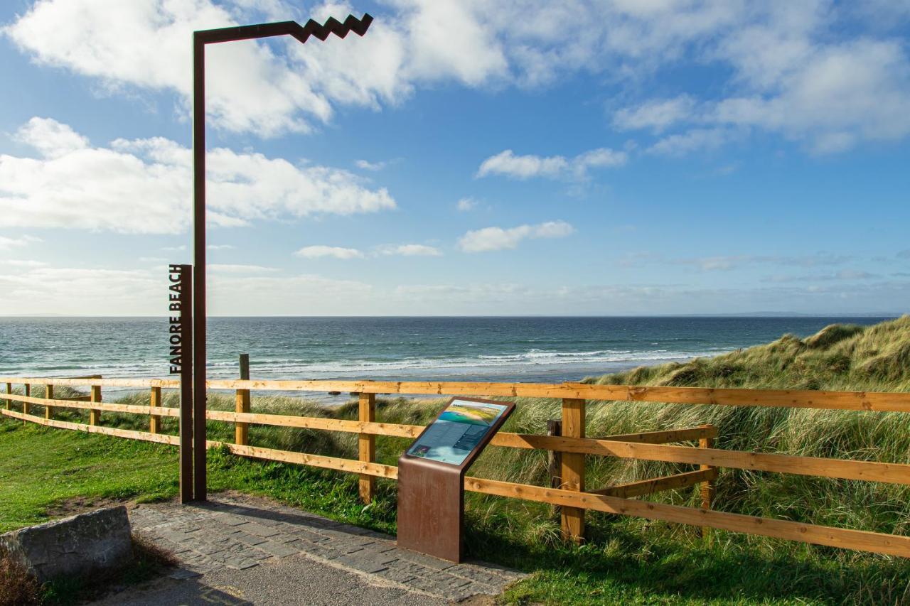 1844 Seascape Cottage Is Located On The Wild Atlantic Way Fanore Exteriör bild